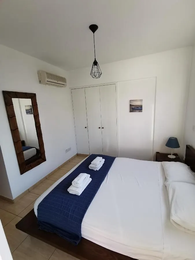 Carisa Downtown With Rooftop Pool Larnaca