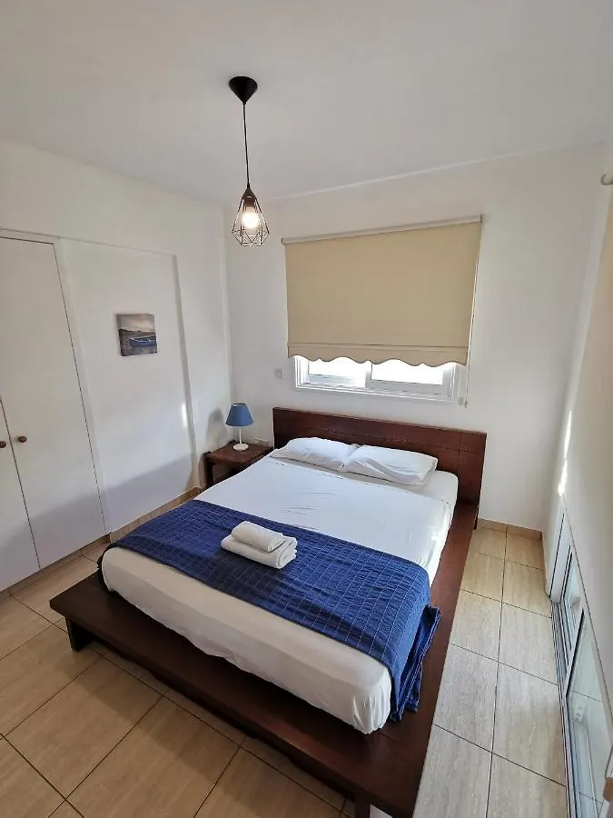 Carisa Downtown With Rooftop Pool Appartamento Larnaca