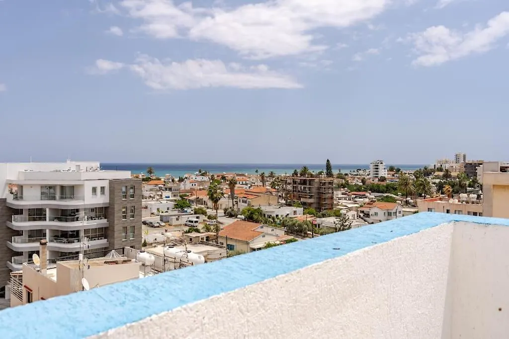 Carisa Downtown With Rooftop Pool 0*, ラルナカ キプロス