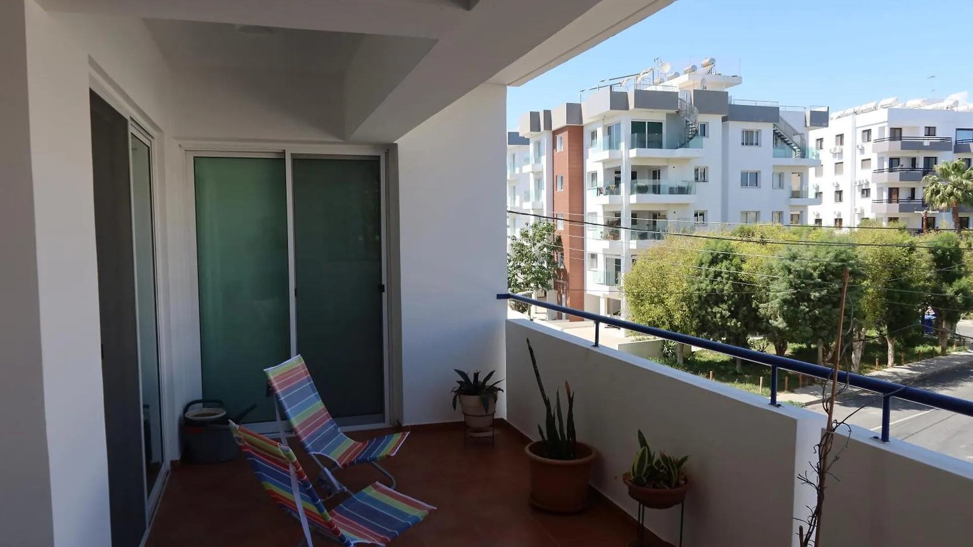 Carisa Downtown With Rooftop Pool Appartamento Larnaca